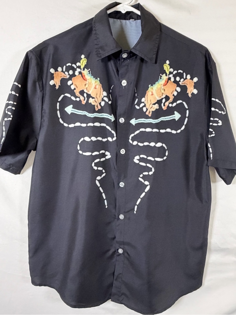 Women’s Western Bucking Horse Button Down Shirt Size M